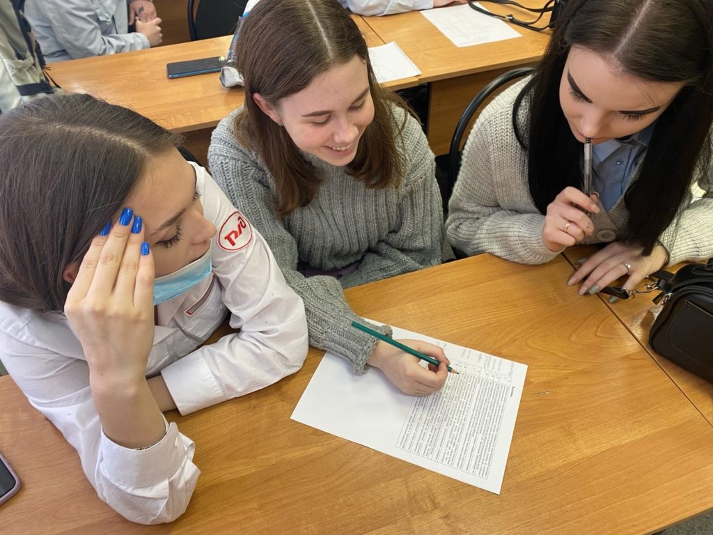 01.12.2021 в Узловском железнодорожном техникуме-филиала ПГУПС В рамках предметной недели была проведена викторина по дисциплине Техническая эксплуатация и безопасность движения под руководством преподавателя Макридиной С.С